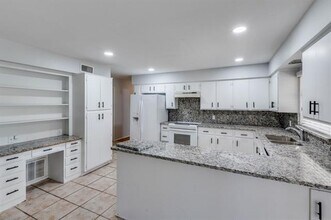 1919 Betsy Ln in Irving, TX - Building Photo - Building Photo