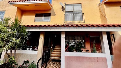 2760 W 61st Pl in Hialeah, FL - Building Photo - Building Photo