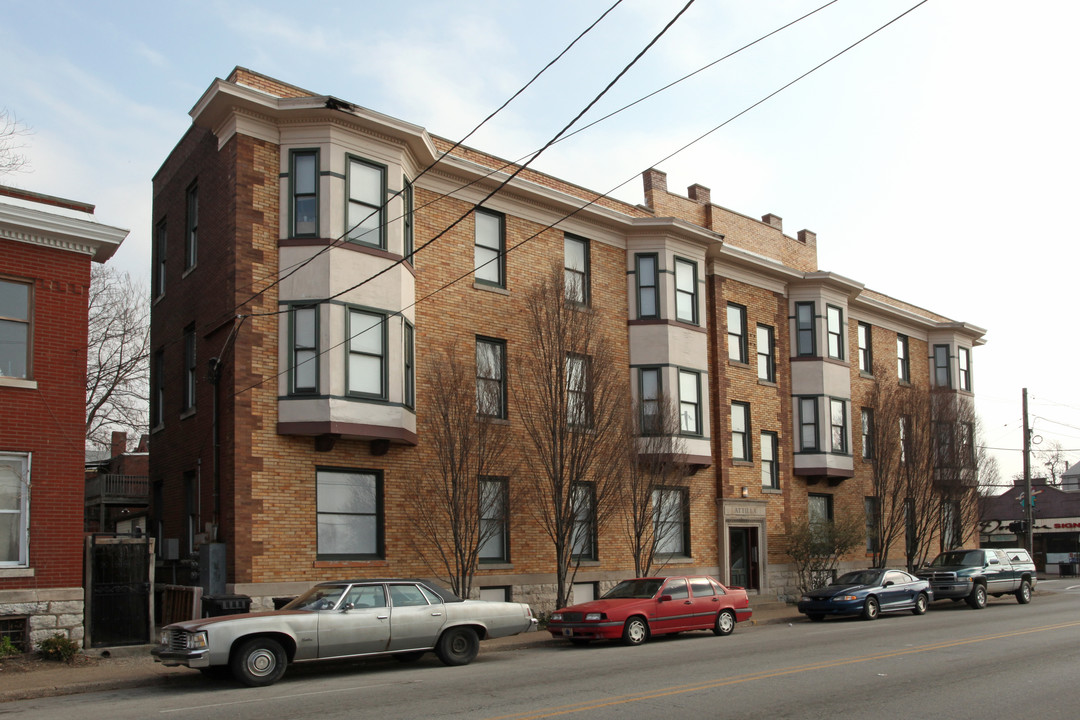 Attilla in Louisville, KY - Foto de edificio