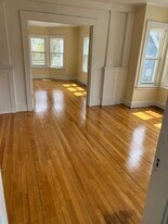 205 Rollstone St, Unit 2R in Fitchburg, MA - Building Photo