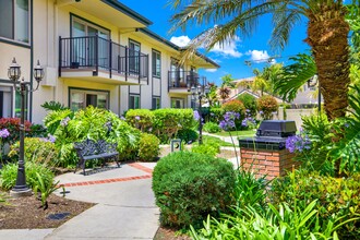 Camino De Oro in Torrance, CA - Foto de edificio - Building Photo