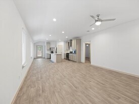 12733 Ermine St in Houston, TX - Building Photo