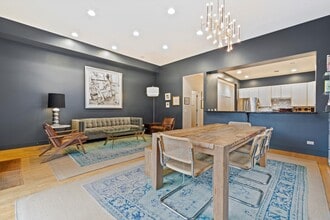 4532 N Damen Ave, Unit 2 in Chicago, IL - Building Photo - Building Photo