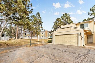 2754 S Kenton Ct in Aurora, CO - Building Photo - Building Photo