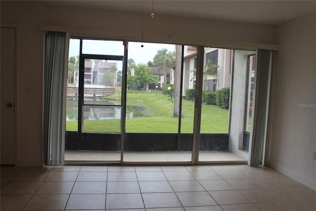 3832 N Lake Dr in Tampa, FL - Building Photo - Building Photo
