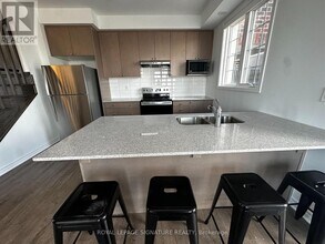 1259 Lily Cres in Milton, ON - Building Photo - Building Photo
