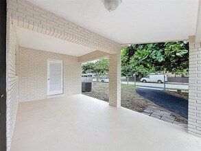 242 NE 26th Ct in Pompano Beach, FL - Building Photo - Building Photo