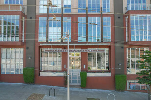 Franklin Square Lofts Apartments