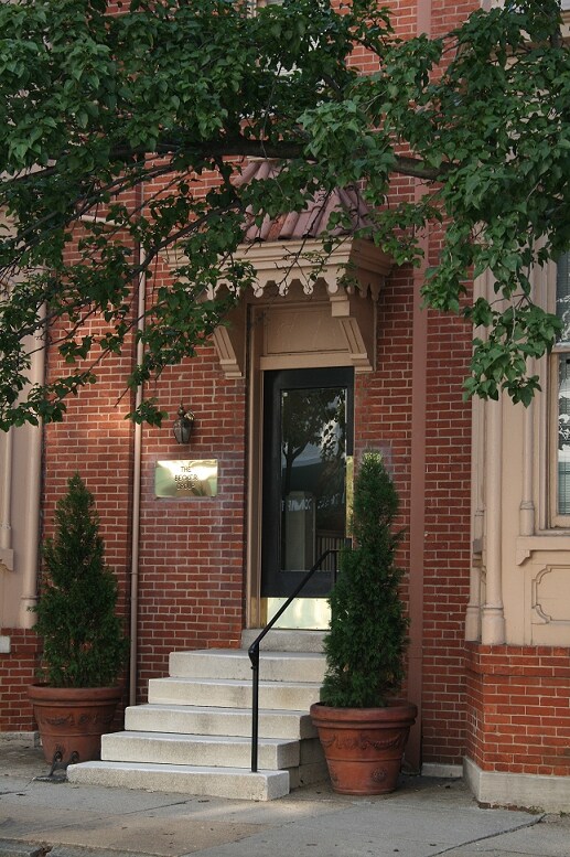 12 W Read Street Apartments in Baltimore, MD - Foto de edificio - Building Photo