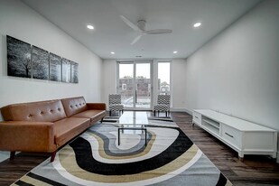 4900 Spruce St in Philadelphia, PA - Building Photo