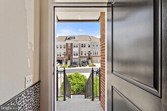 42673 New Dawn Terrace in Ashburn, VA - Building Photo - Building Photo