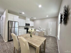 3400 Ventura Ave, Unit 4 in McAllen, TX - Building Photo - Building Photo