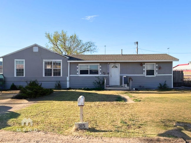 property at 915 Woodrow Rd