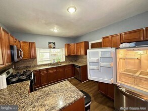 5204 Overbrook Ave in Philadelphia, PA - Building Photo - Building Photo