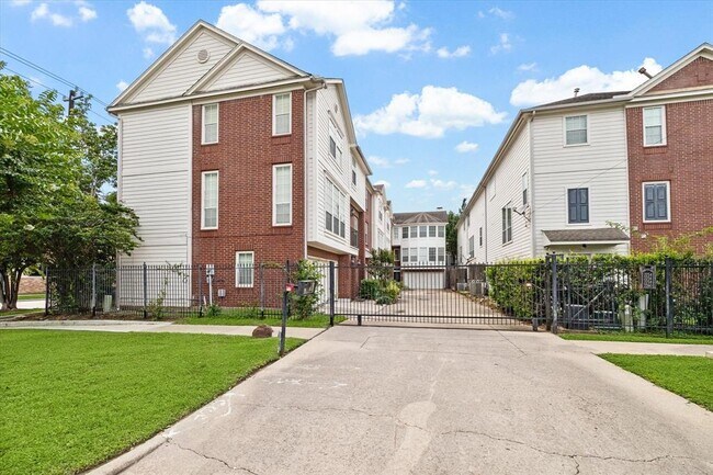 property at 2260 La Branch St