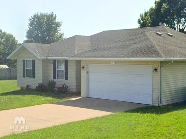 property at 701 N Pinewood Ave