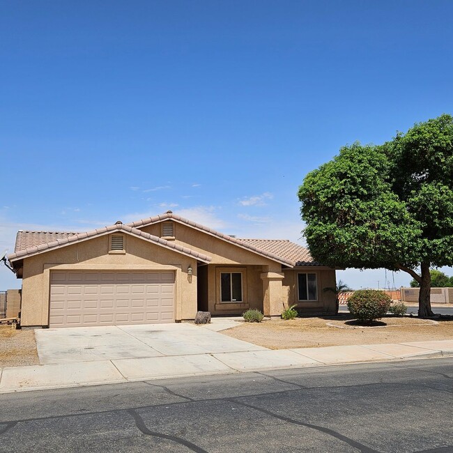 522 S 46th Ave in Yuma, AZ - Building Photo - Building Photo
