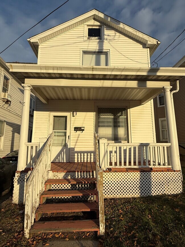 222 N Dubuque St in Iowa City, IA - Building Photo - Building Photo