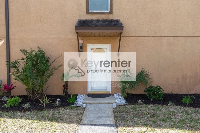 1833 Clearbrooke Dr in Clearwater, FL - Building Photo - Building Photo