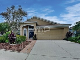 1044 Summer Breeze Dr in Brandon, FL - Building Photo