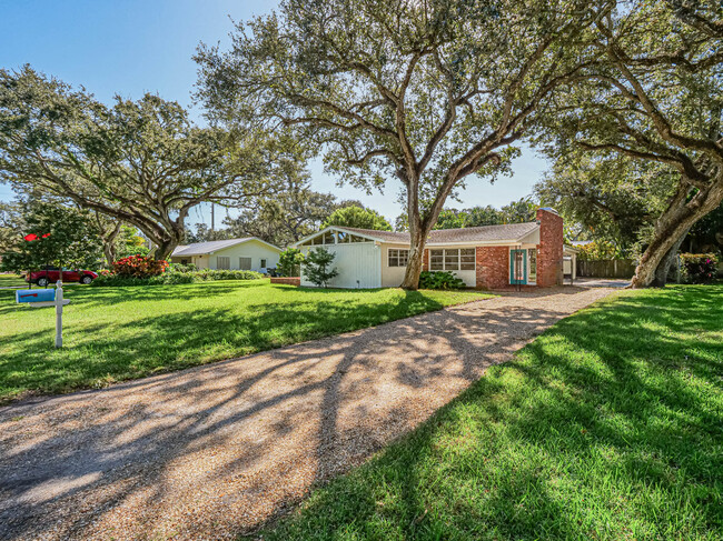 626 Gardenia Ln in Vero Beach, FL - Building Photo - Building Photo