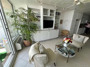 830 Shore Rd in Long Beach, NY - Foto de edificio - Building Photo