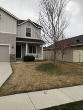 3130 N Fairglen Ave in Meridian, ID - Building Photo - Building Photo