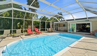 4836 Esplanade St, Unit B in Bonita Springs, FL - Building Photo