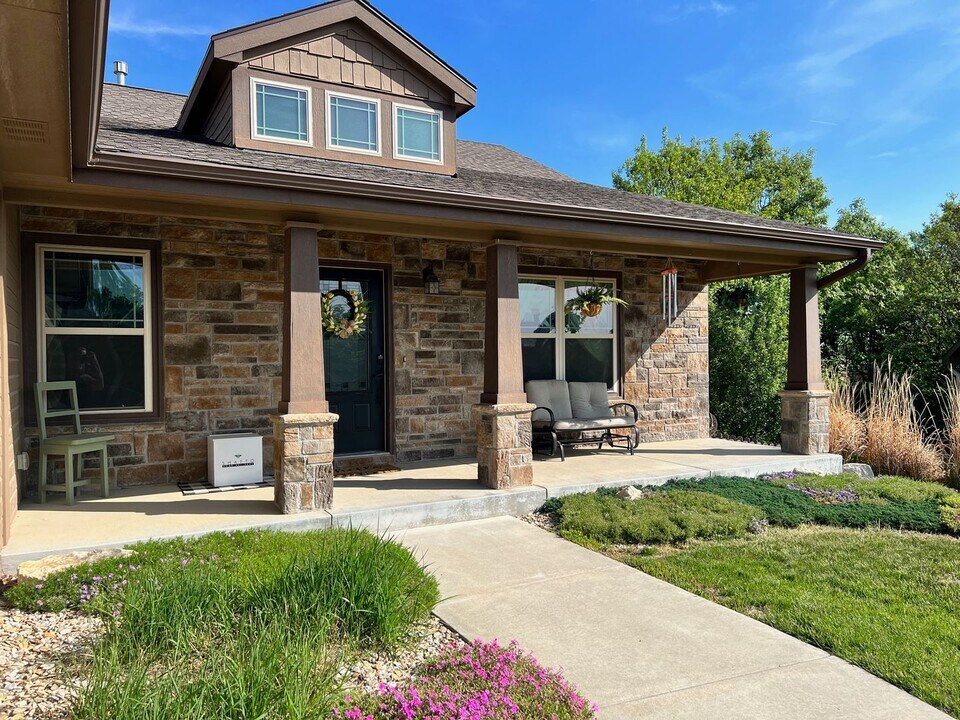 920 Lesmer Cir in Manhattan, KS - Building Photo
