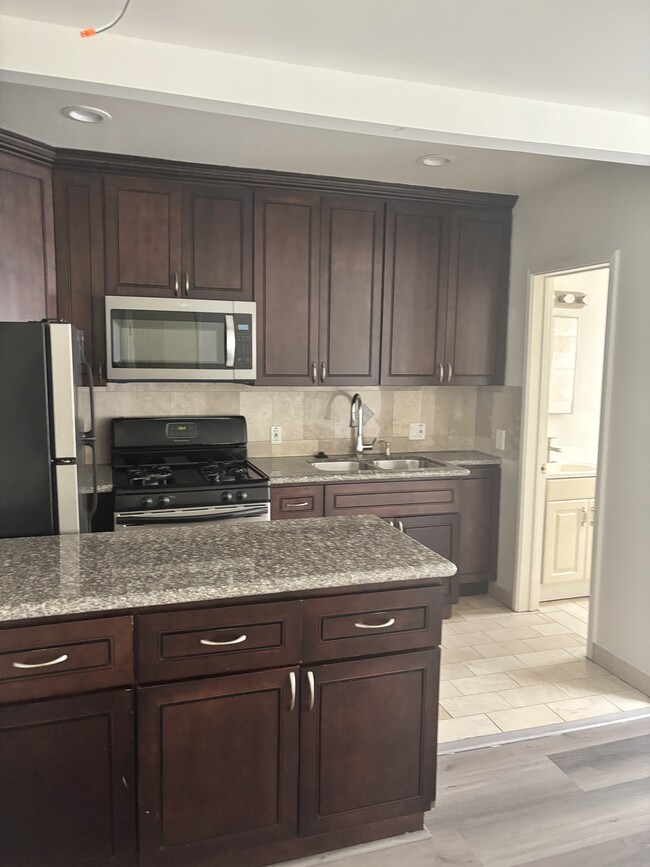 151 S Crescent Dr, Unit 1