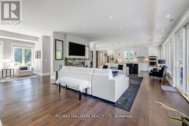 16 Tadcaster Pl in Toronto, ON - Building Photo - Building Photo