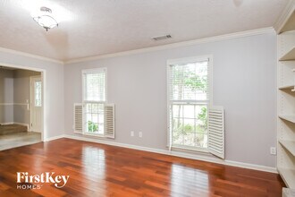 1214 Hollytree Ct in Snellville, GA - Building Photo - Building Photo