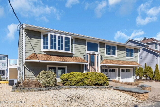 326 Cutter Ln in Mantoloking, NJ - Building Photo - Building Photo