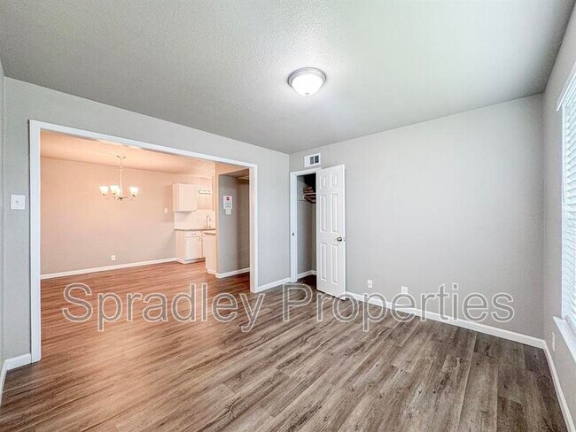 120 W Main St in Troy, TX - Building Photo - Building Photo