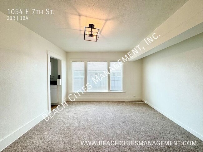 property at 1054 E 7th St