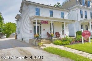 303 Wyoming Ave in West Pittston, PA - Building Photo