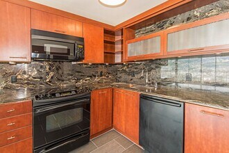 2611 Ala Wai Blvd in Honolulu, HI - Building Photo - Building Photo