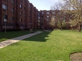 5310 N Chester Ave in Chicago, IL - Building Photo