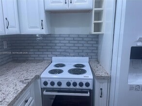 554 NE 74th St in Miami, FL - Building Photo - Building Photo