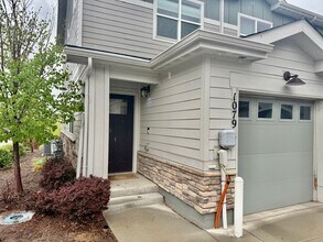 1079 Oak Cir in Lakewood, CO - Building Photo - Building Photo