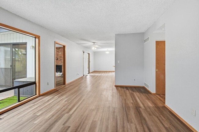 613 155th Ave SE in Bellevue, WA - Building Photo - Building Photo