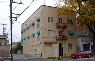 2114 16th St in Sacramento, CA - Foto de edificio - Building Photo