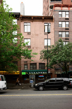 220 W 14th St in New York, NY - Building Photo - Building Photo