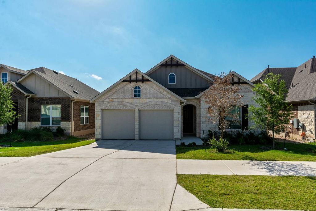 2304 Base Burner Path in Leander, TX - Building Photo