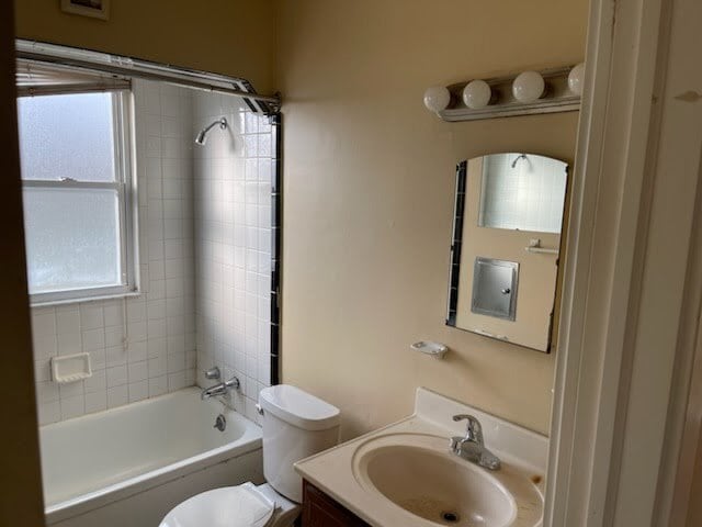 7551 Chalmers Ave in Warren, MI - Building Photo - Building Photo