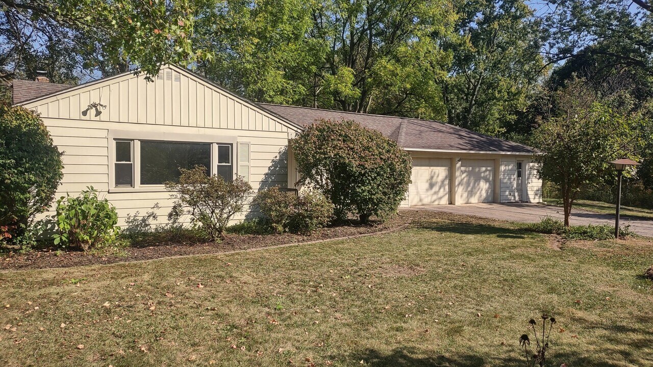 3266 Ravenwood Ave in Ann Arbor, MI - Building Photo