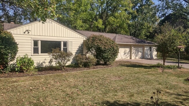 property at 3266 Ravenwood Ave