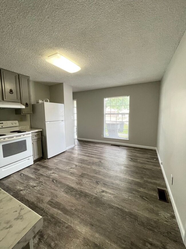 2105 Brady Ln in Lafayette, IN - Building Photo - Building Photo