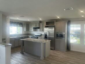 7465 44th Terrace N in Riviera Beach, FL - Building Photo - Building Photo