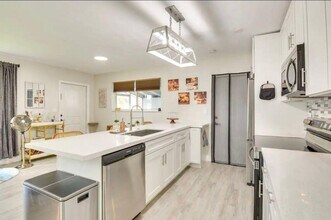 6599 Roosevelt St in Hollywood, FL - Building Photo - Building Photo